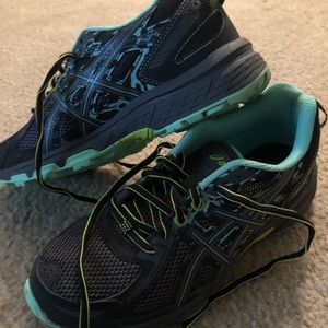 Women’s Asics Size 7